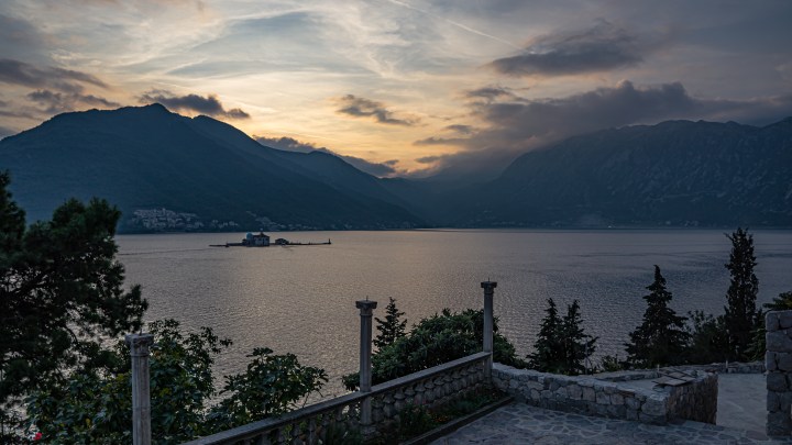 Longer la mer Adriatique du Monténégro pendant cinq&nbsp;jours